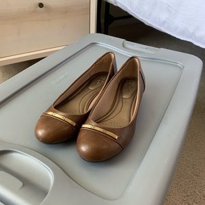 Life stride brown flats NWOT
